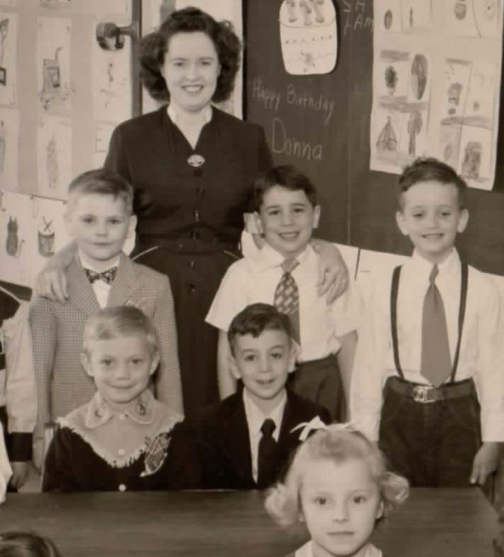 1952-53-seafurd-ave-kindergarden-photo-ak-back-row-r-crp.jpg