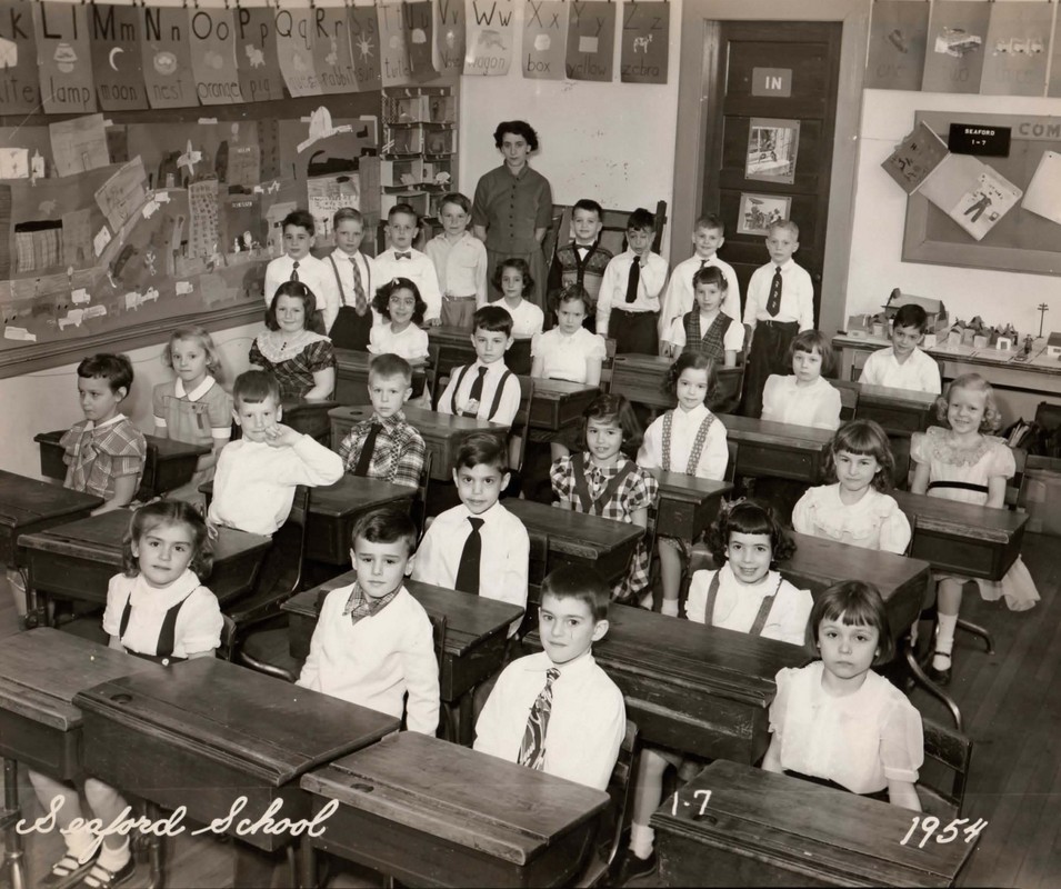 1954-jackson-ave-1st-grade-ak-back-row-r-of-teach.jpg